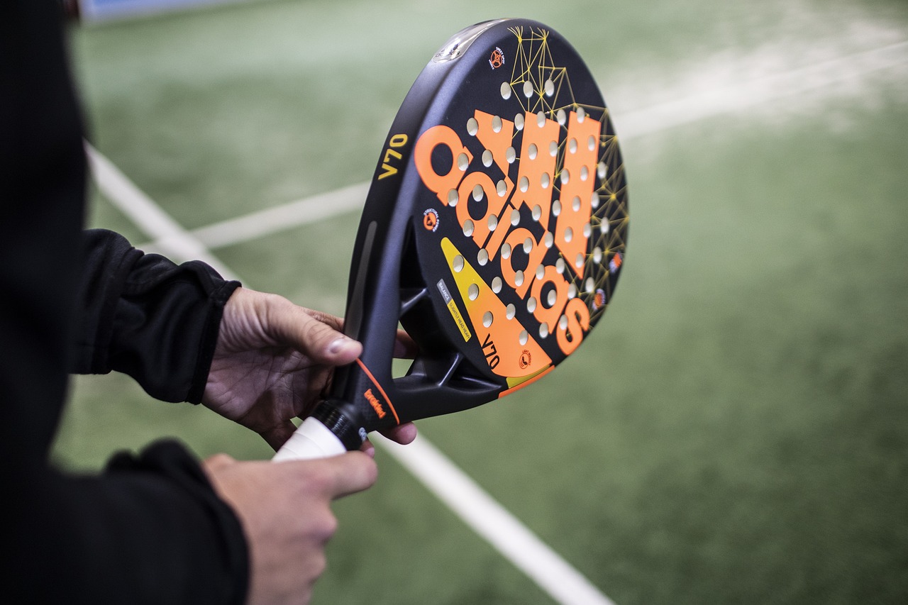 Essential Padel Tips for Beginners: Mastering the Basics